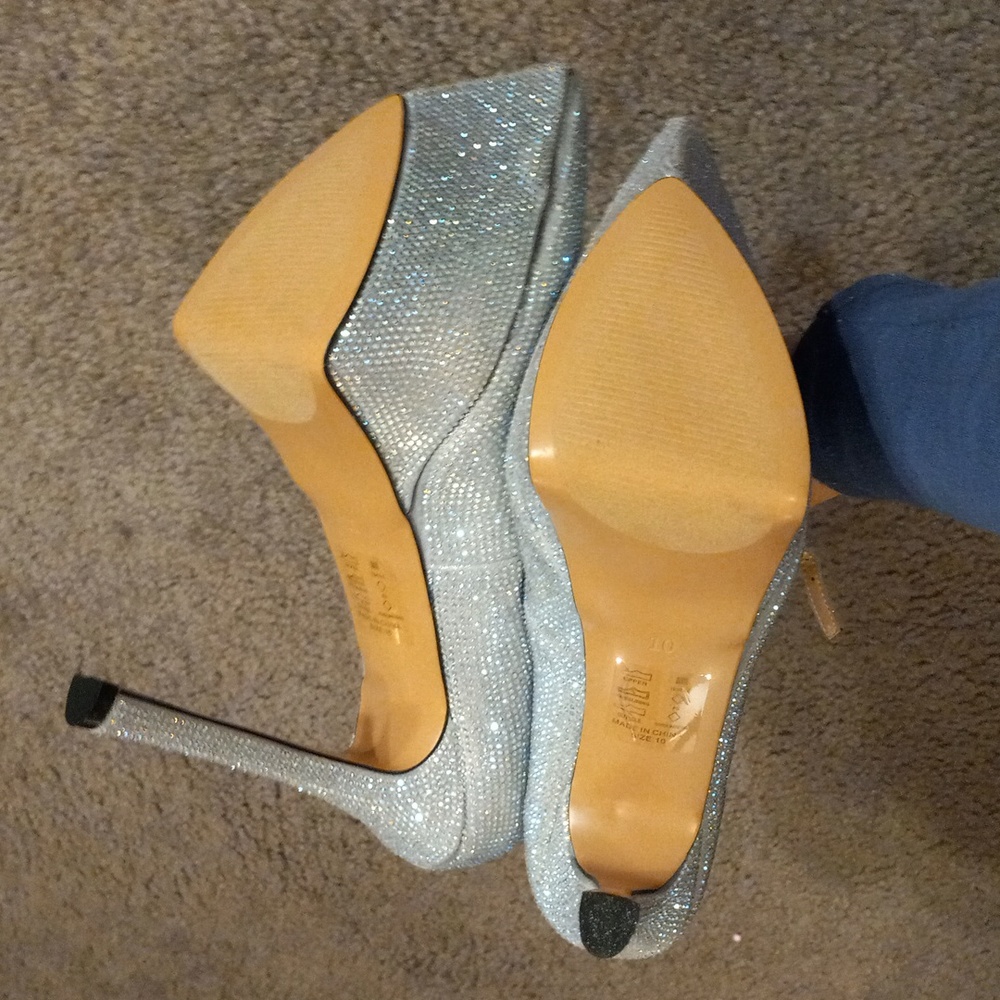 New FELIZ RHINESTONE EMBELLISHED PLATFORM STILETTO, size 10 - Picture 6 of 12